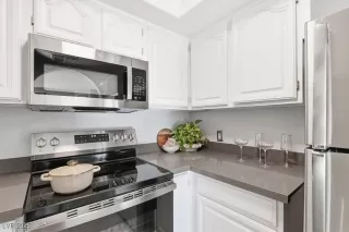 Photo #1: 2727548 Listing