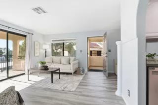 Photo #2: 2727548 Listing