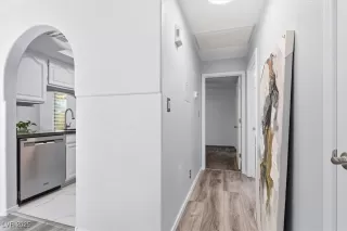 Photo #6: 2727548 Listing