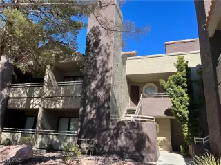 Photo #2: 2727577 Listing