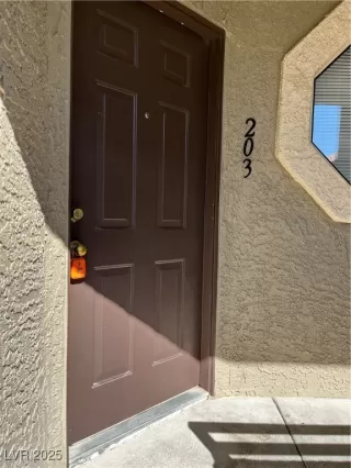 Photo #4: 2727577 Listing