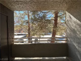 Photo #6: 2727577 Listing