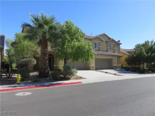 Photo #4: 2727583 Listing