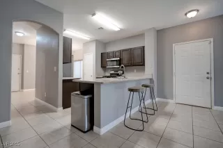 Photo #4: 2727592 Listing 