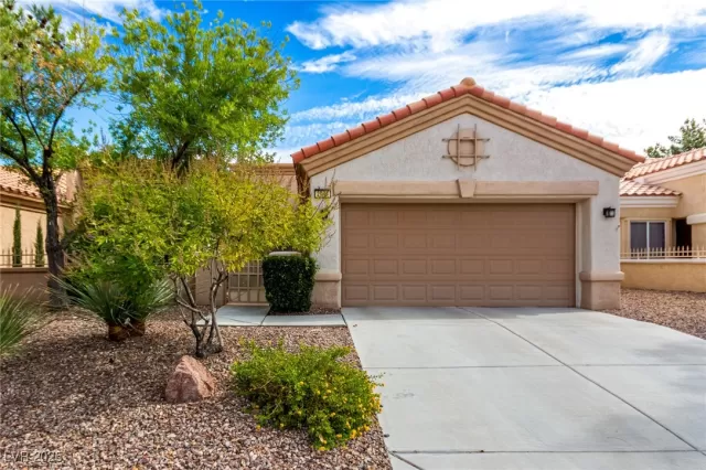 MLS: 2727597 Condo For Sale