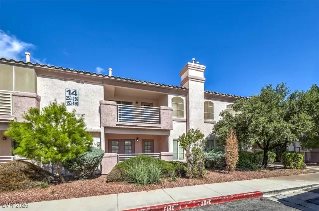 MLS: 2727661 Condo For Sale