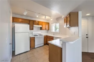 Photo #6: 2727661 Listing