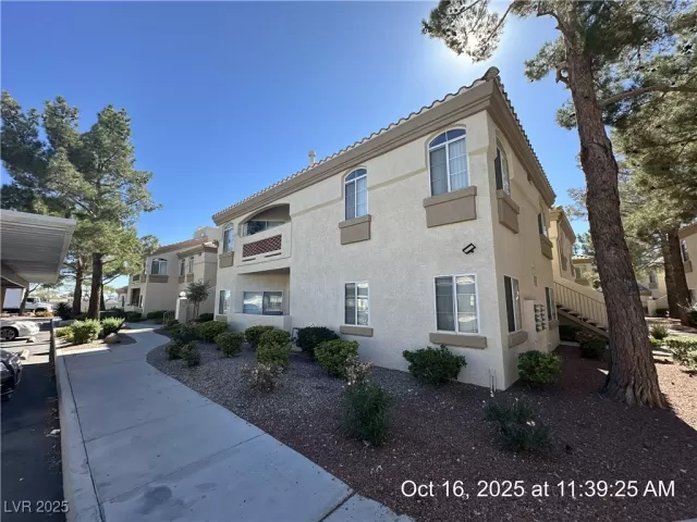 MLS: 2727666 Condo For Sale