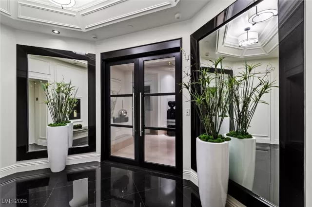 MLS: 2727694 Condo For Sale
