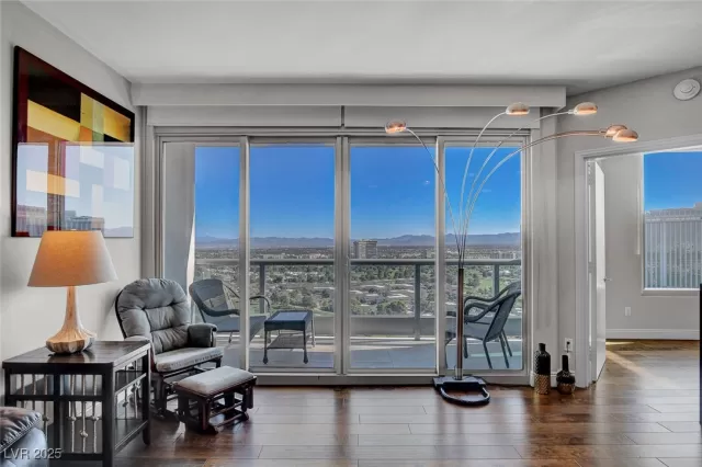 MLS: 2727706 Condo For Sale