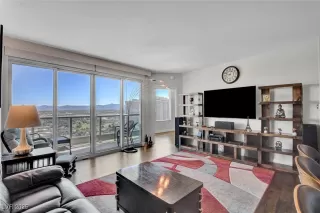 Photo #4: 2727706 Listing