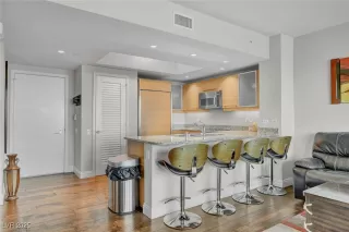 Photo #5: 2727706 Listing