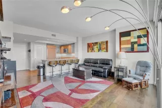 Photo #6: 2727706 Listing