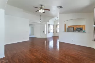 Photo #3: 2727717 Listing