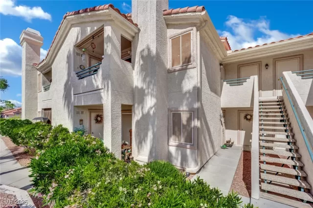 MLS: 2727721 Condo For Sale