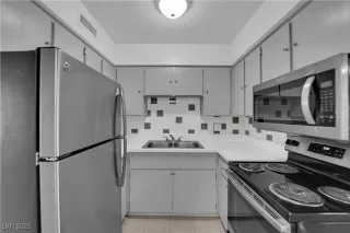 Photo #1: 2727723 Listing 