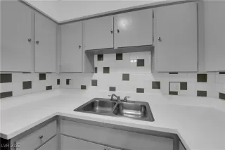 Photo #5: 2727723 Listing 