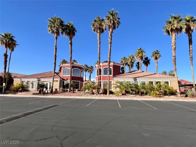 MLS: 2727740 Condo For Sale