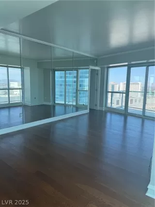 Photo #2: 2727749 Listing 