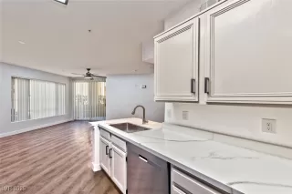 Photo #2: 2727765 Listing