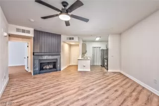 Photo #4: 2727765 Listing