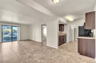 Photo #4: 2727767 Listing