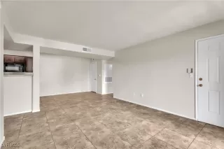 Photo #6: 2727767 Listing