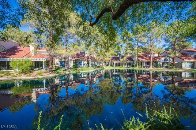 MLS: 2727814 Condo For Sale