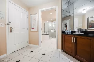 Photo #3: 2727833 Listing