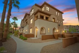 Photo #1: 2727860 Listing 