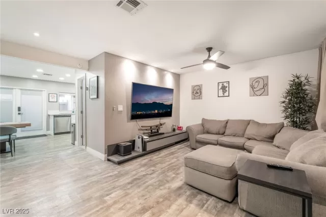 MLS: 2727877 Condo For Sale