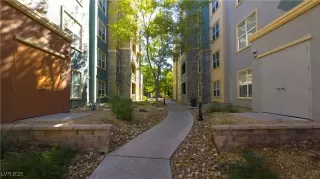 Photo #2: 2727897 Listing