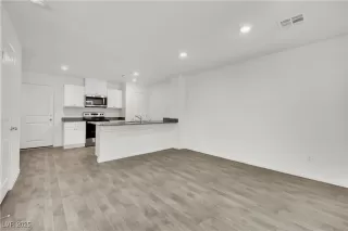 Photo #3: 2727903 Listing 