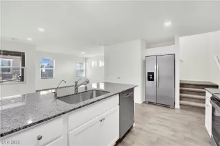 Photo #6: 2727903 Listing 