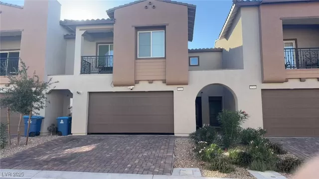 MLS: 2727910 Condo For Sale