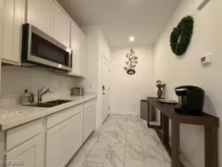 Photo #4: 2727910 Listing 