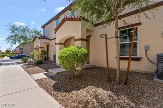 Photo #1: 2727929 Listing 