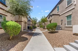 Photo #2: 2727929 Listing 