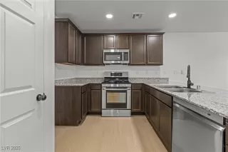 Photo #4: 2727929 Listing 