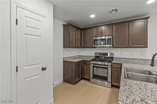 Photo #5: 2727929 Listing 