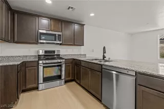 Photo #6: 2727929 Listing 