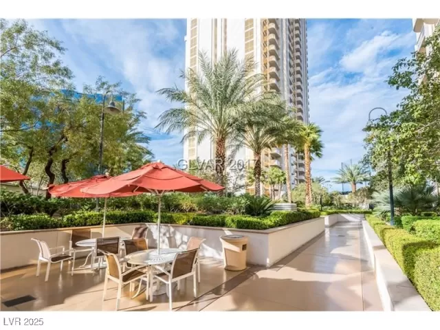 MLS: 2727938 Condo For Sale