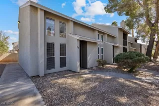 Photo #3: 2727946 Listing