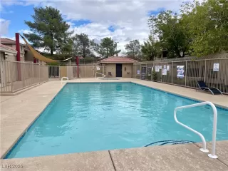 Photo #4: 2727976 Listing 