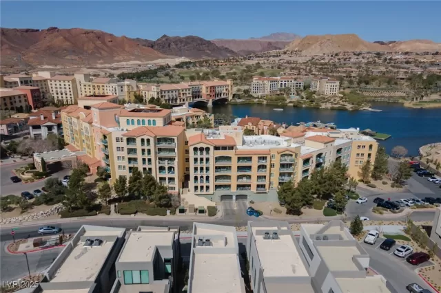 MLS: 2727978 Condo For Sale