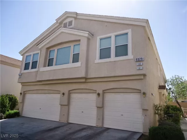 MLS: 2727981 Condo For Sale