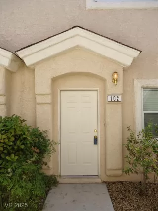 Photo #1: 2727981 Listing 