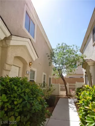 Photo #4: 2727981 Listing 