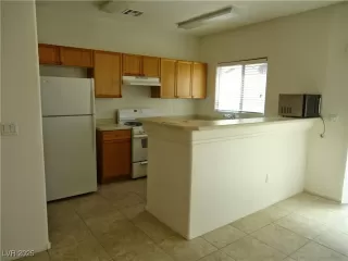 Photo #6: 2727981 Listing 