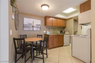 Photo #2: 2727986 Listing 